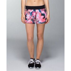 Lululemon Secret Garden Tracker Shorts 💫RARE💫